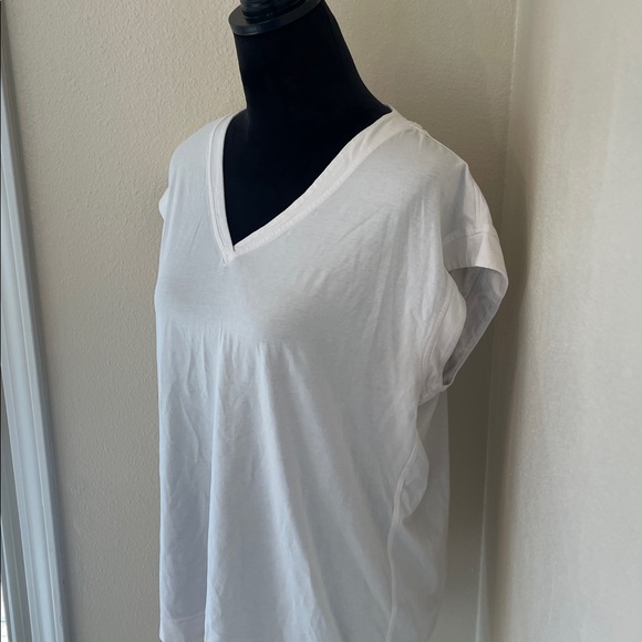 Athleta white basic top medium - Picture 3 of 7